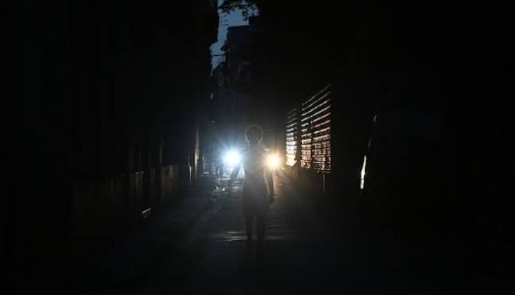 क्यूबा में ब्लैकआउट, अमेरिकी प्रतिबंधों और पावर प्लांट फेल होने की वजह से देशभर में बिजली गुल
