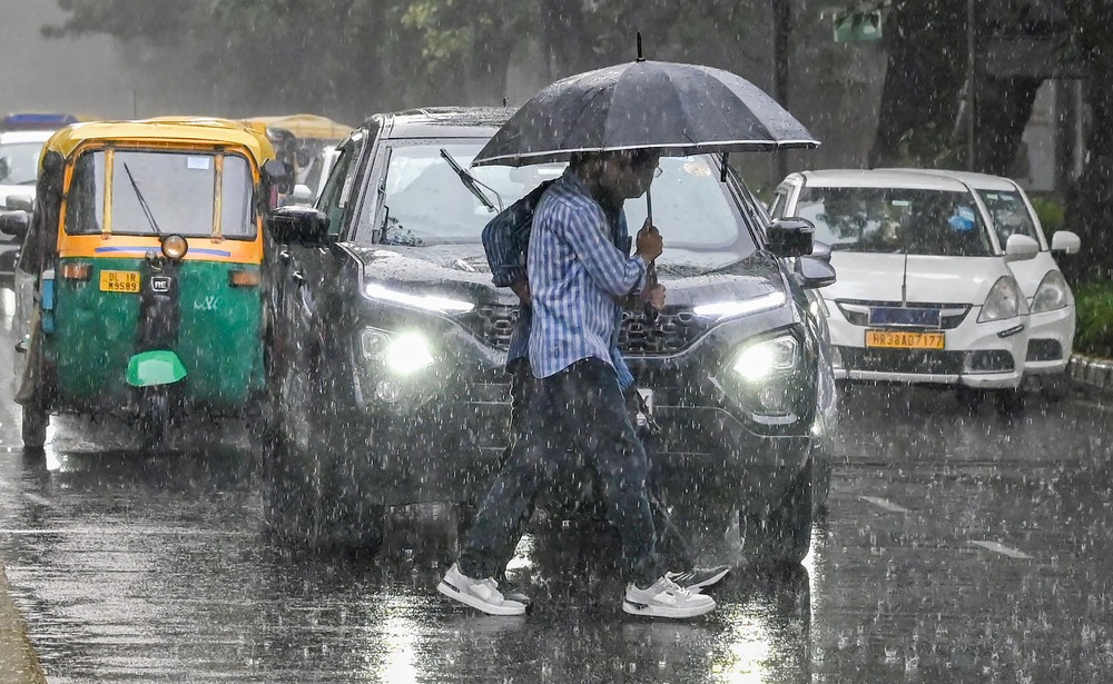 दिल्ली-एनसीआर में हुई बारिश : उमस से राहत, वायु गुणवत्ता में भी सुधार