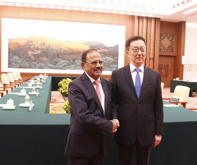 अजीत डोभाल ने चीनी उपराष्ट्रपति हान झेंग से की मुलाकात, सीमा पर शांति और स्थिरता पर चर्चा