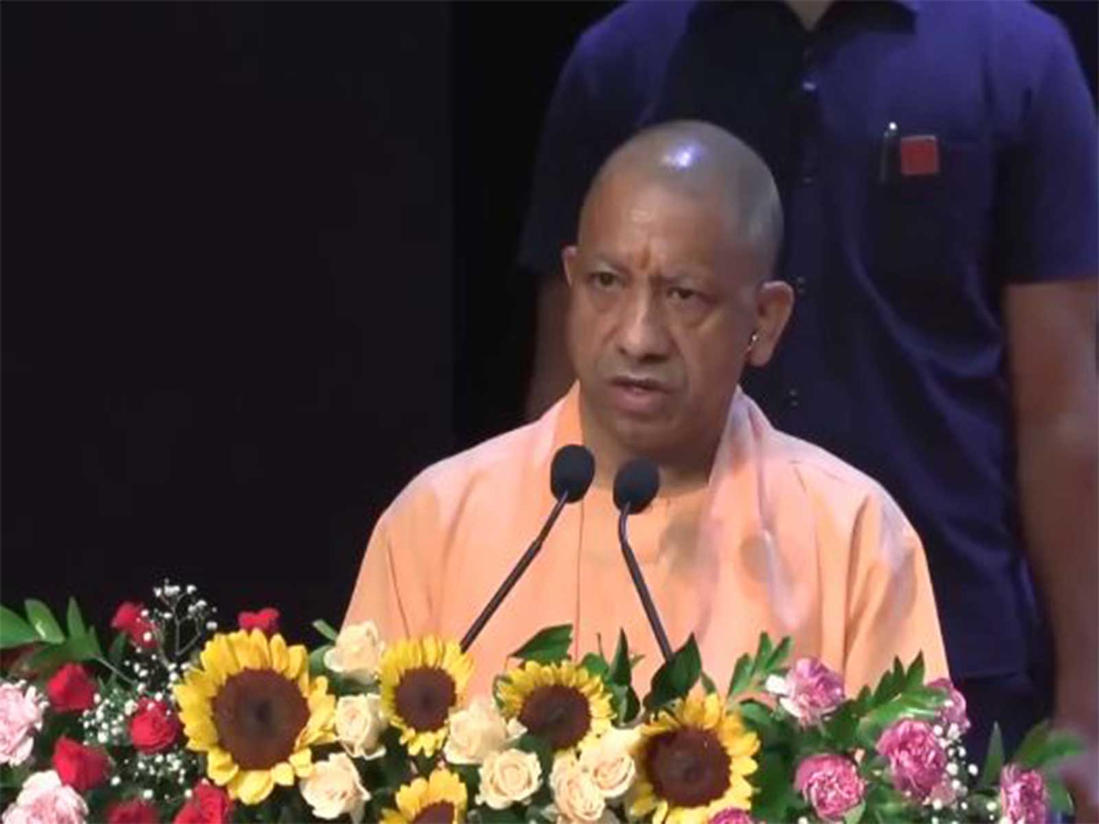 राष्ट्रीय हथकरघा दिवस पर सीएम योगी का संदेश: कारीगरों को नमन, स्वदेशी आंदोलन की विरासत को किया याद