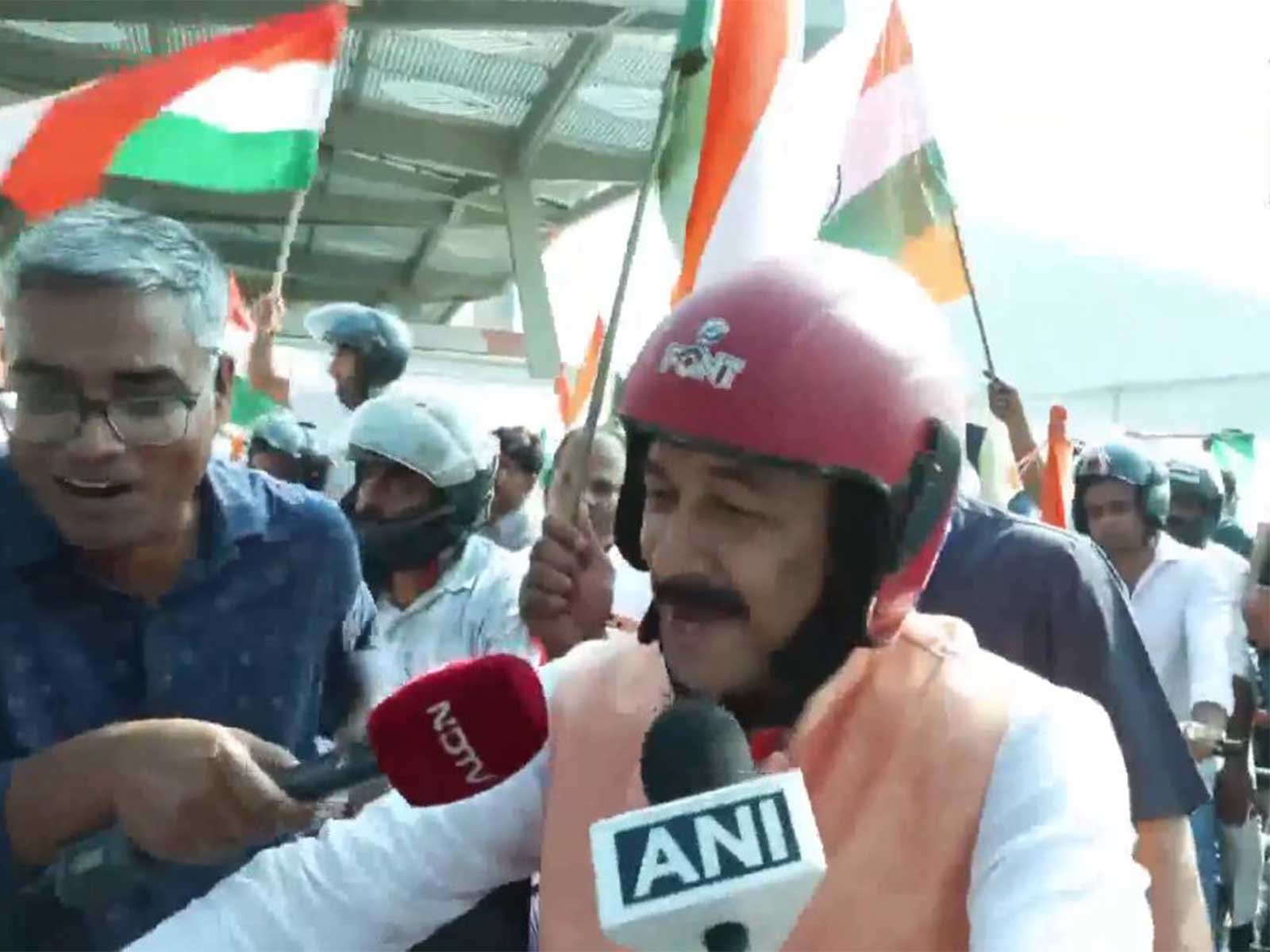 दिल्ली में NDA सांसदों ने निकाली भव्य ‘तिरंगा’ बाइक रैली, भारत मंडपम से इंडिया गेट तक गूंजा देशभक्ति का स्वर