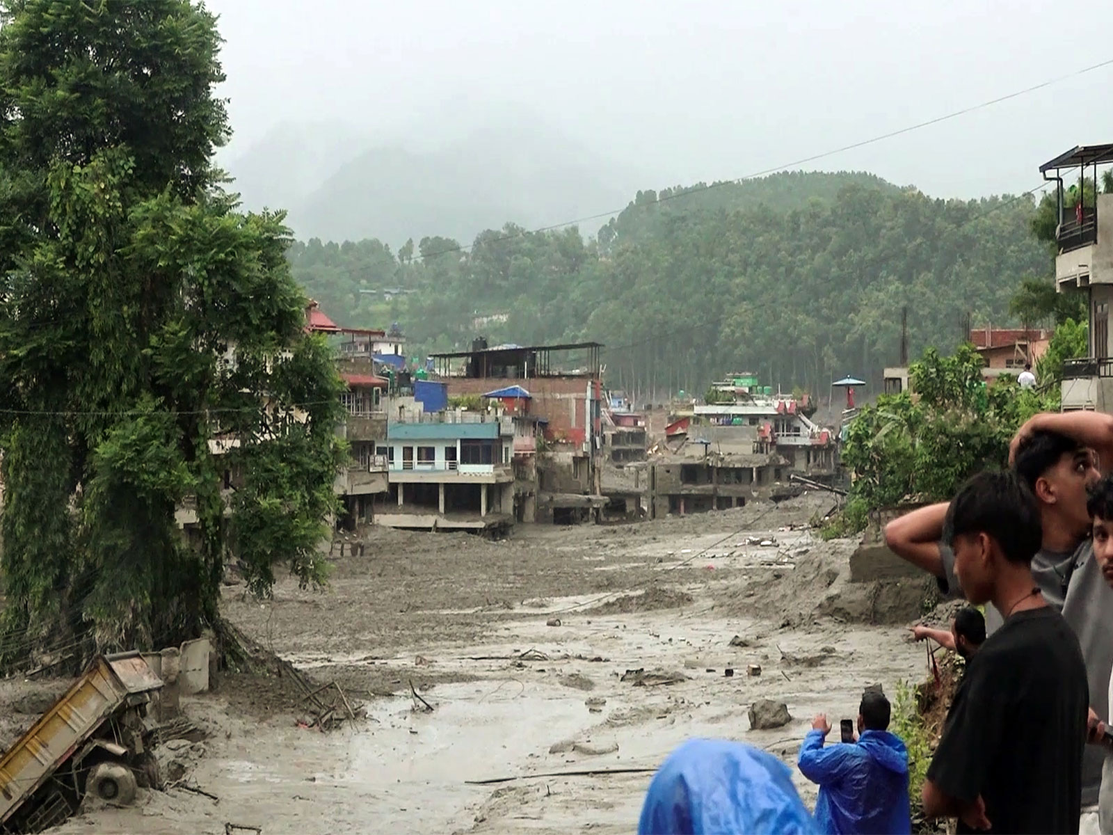 नेपाल बाढ़ आपदा: भारतीय-अमेरिकी परिवारों को अपने प्रियजनों का इंतजार, सैकड़ों तीर्थयात्री अभी भी लापता
