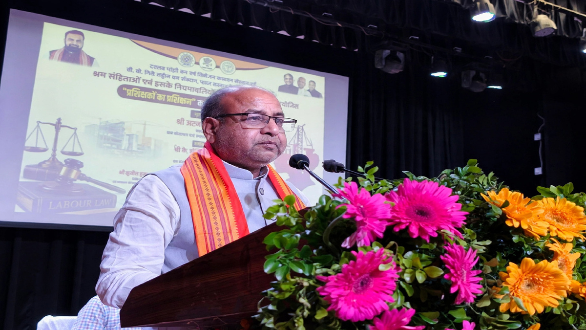 बेंगलुरु में प्रवासी श्रमिक सुविधा केंद्र शुरू, बिहार सरकार ने बढ़ाया मदद का दायरा
