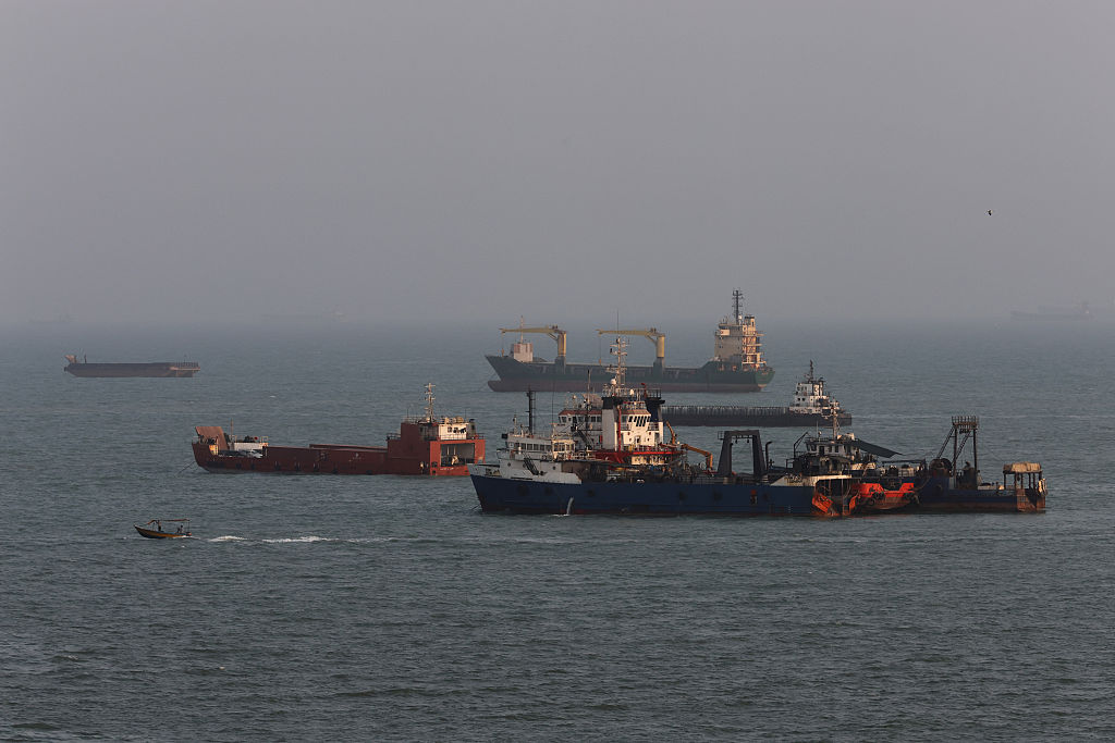 Gulf ship traffic via Strait of Hormuz hovers below 10-day average, data shows