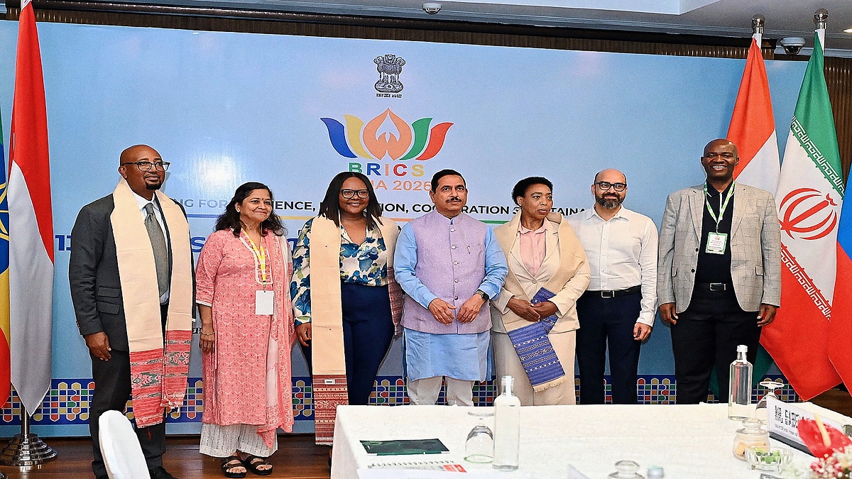 प्रह्लाद जोशी की दक्षिण अफ्रीका, इंडोनेशिया और ईरान के मंत्रियों से मुलाकात, शिक्षा सहयोग बढ़ाने पर जोर