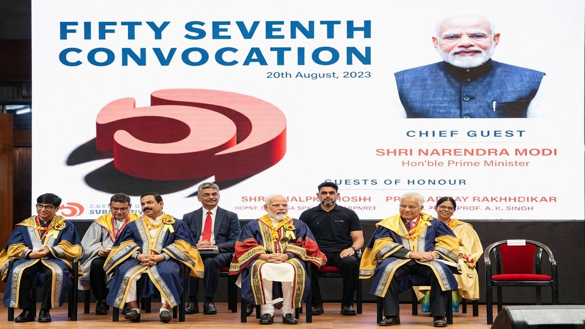 प्रधानमंत्री ने आईआईटी दिल्ली के 57वें दीक्षांत समारोह की झलकियां साझा कीं, युवाओं से ‘विकसित भारत’ के निर्माण में योगदान का आह्वान