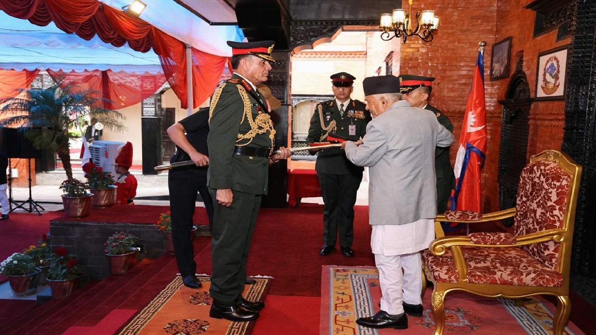 भारत-नेपाल सैन्य संबंधों को नई मजबूती, नेपाल ने जनरल धीरज सेठ को दी नेपाली सेना के जनरल की मानद रैंक