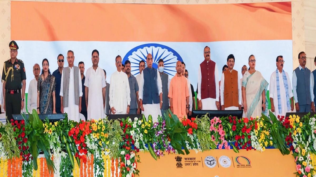 लखनऊ छावनी को मिलेंगी आधुनिक सुविधाएं, राजनाथ सिंह और योगी आदित्यनाथ ने 100 करोड़ रुपए से अधिक की 14 परियोजनाओं की रखी नींव