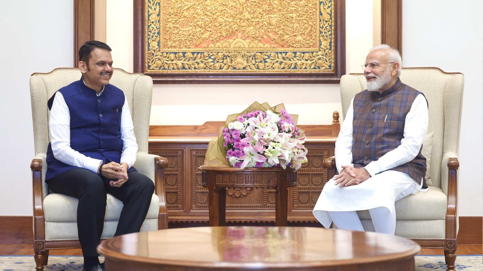 पीएम मोदी से मिले देवेंद्र फडणवीस, महाराष्ट्र के विकास परियोजनाओं के लिए मांगा केंद्र का सहयोग