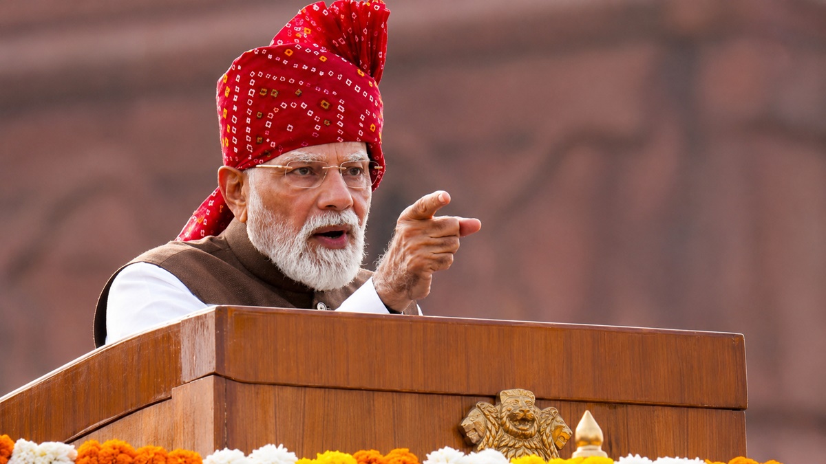 प्रधानमंत्री ने प्रतियोगी परीक्षाओं की तैयारी करने वालों के लिए मुफ्त ऑनलाइन कोचिंग सुविधा की घोषणा की