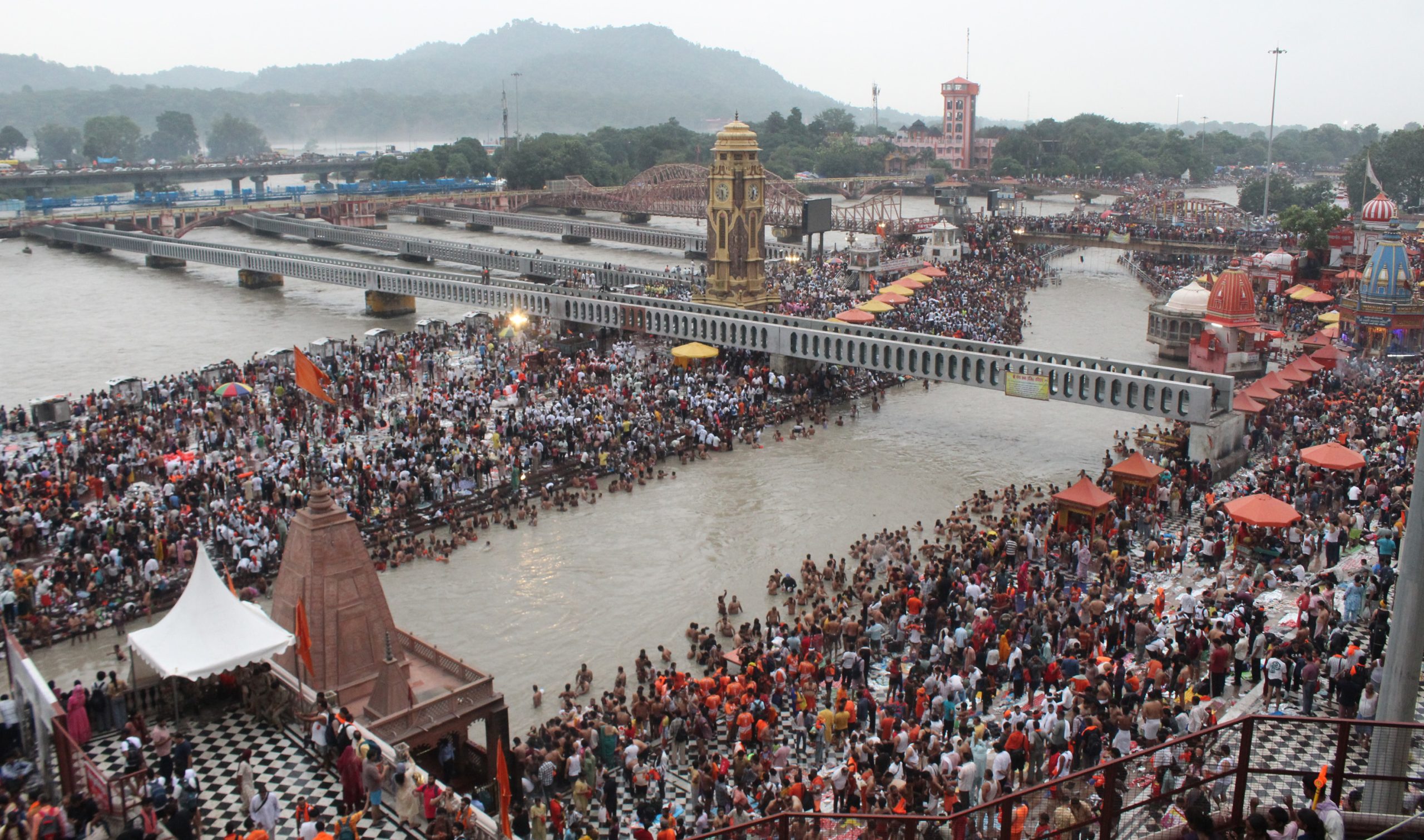 शिवरात्रि पर देवभूमि उत्तराखंड में आस्था का सैलाब, शिवालयों में लगा भक्तों का तांता