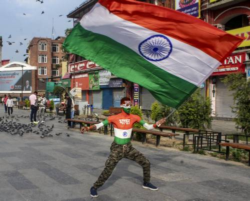 श्रीनगर का लाल चौक तिरंगे से सराबोर, पर्यटकों ने ‘तनावपूर्ण’ अतीत से आए बदलाव का किया स्वागत