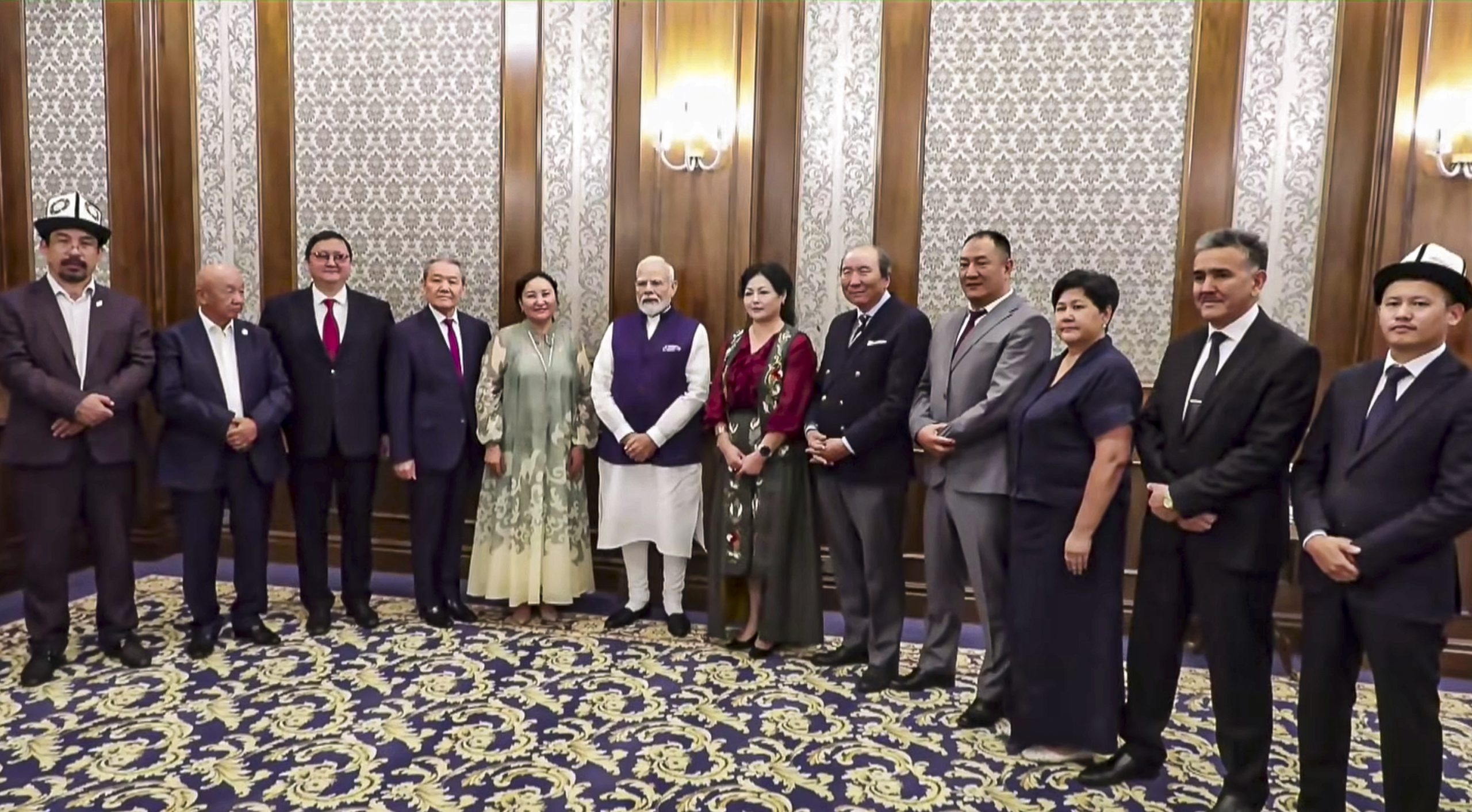 ‘भारत हमारे लिए बड़े भाई जैसा’, प्रधानमंत्री मोदी से मुलाकात के बाद बोले किर्गिज नागरिक