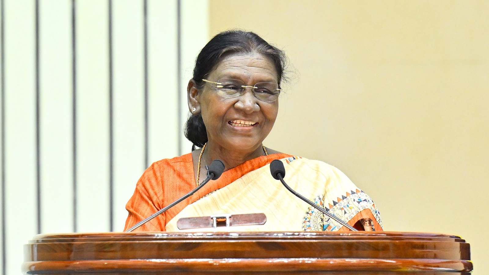 President Murmu extends Raksha Bandhan greetings, calls for strengthening bonds of trust