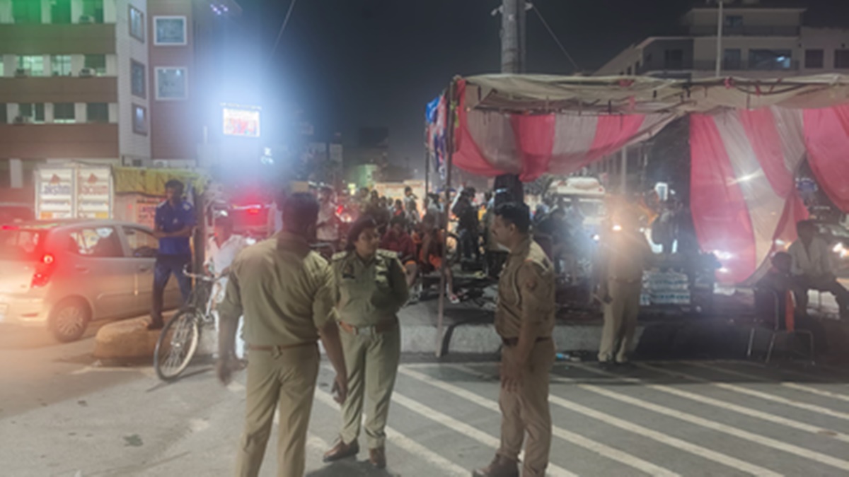 शिवरात्रि पर शिवालयों में उमड़ा आस्था का सैलाब, कांवड़ियों के जलाभिषेक को लेकर पुलिस अलर्ट
