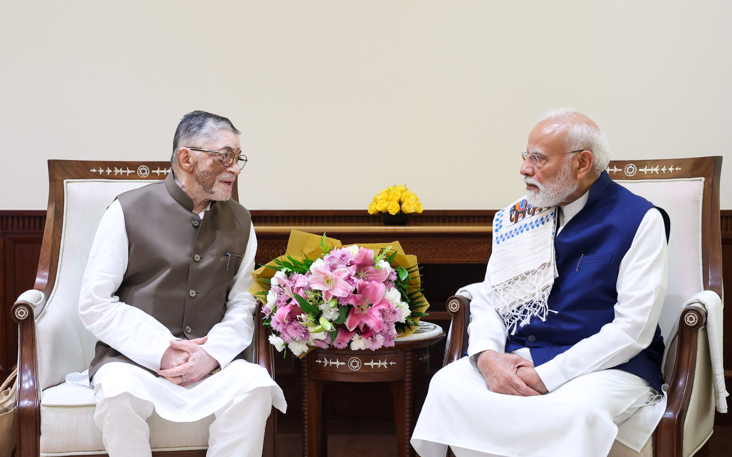 पीएम मोदी से झारखंड के राज्यपाल संतोष गंगवार ने की मुलाकात