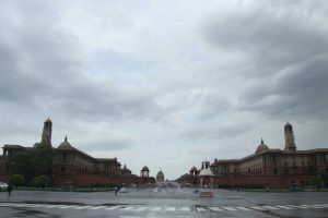 Delhi-NCR to stay cloudy with temperatures up to 35°C; IMD issues rain alerts