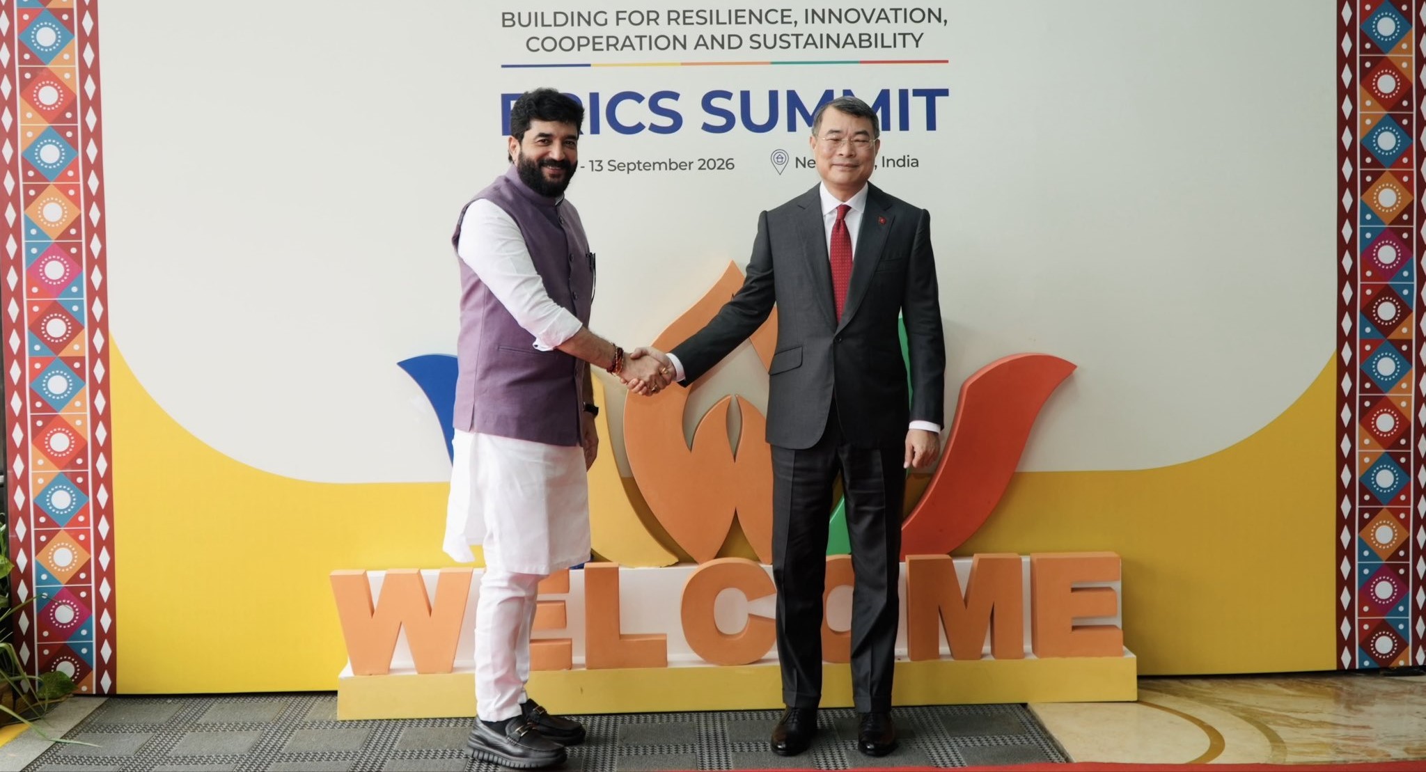 ब्रिक्स शिखर सम्मेलन में शामिल होने वियतनाम के प्रधानमंत्री ले मिन पहुंचे दिल्ली