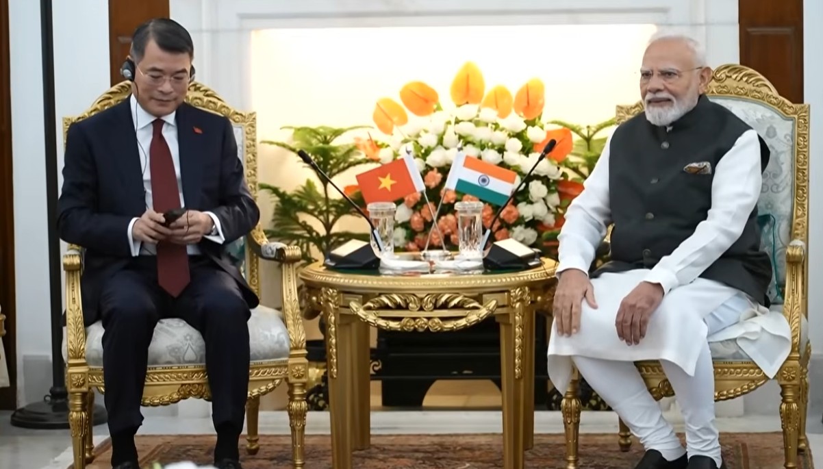 पीएम मोदी से मिले वियतनाम के प्रधानमंत्री ले मिन्ह, द्विपक्षीय बैठक में साझेदारी मजबूत करने पर दिया गया जोर