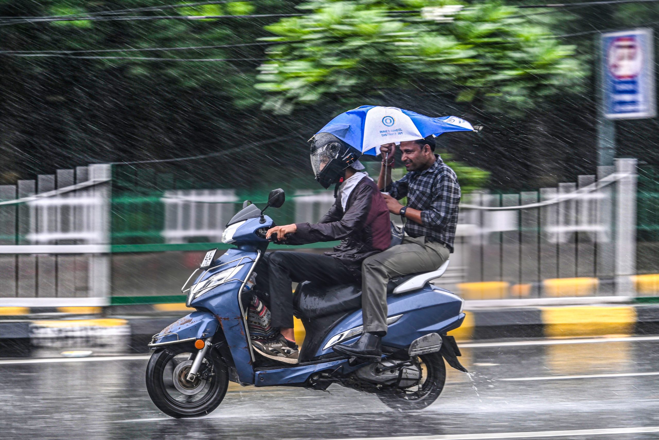 Weather Update: दिल्ली-एनसीआर में बदला मौसम का मिजाज, ठंडी हवाओं ने दी दस्तक