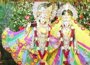 मथुरा से द्वारका तक जन्माष्टमी की धूम, मंदिरों में कान्हा के जन्मोत्सव की विशेष तैयारियां