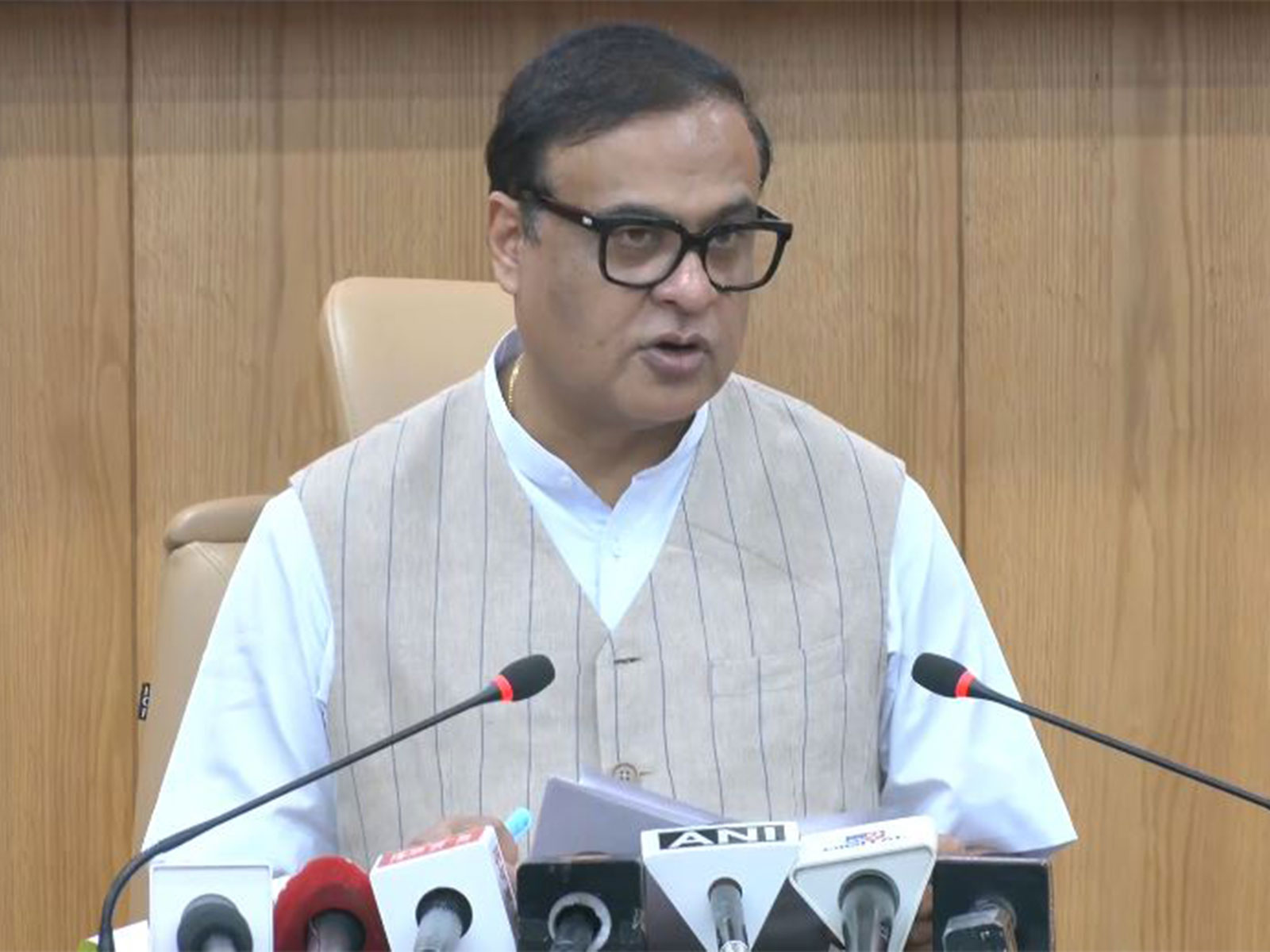 असम सरकार ने बाढ़ पीड़ित परिवारों को अंतरिम राहत के रूप में 25 करोड़ रुपए से अधिक ट्रांसफर किए