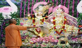 मथुरा में सीएम योगी का ऐलान- भावनाओं के अनुरूप विकसित होगा पूरा ब्रज क्षेत्र