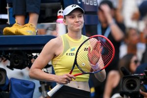 Elena Rybakina takes top ranking, Coco Gauff battles into US Open semis