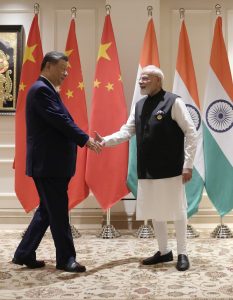 ब्रिक्स बैठक में पीएम मोदी का संदेश, आपसी हित और सम्मान से आगे बढ़ें भारत-चीन