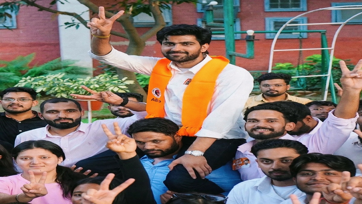 पंजाब यूनिवर्सिटी छात्रसंघ चुनाव में एबीवीपी की लगातार दूसरी जीत, अमित शाह और पीयूष गोयल ने दी बधाई
