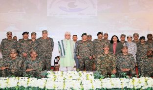 ऑपरेशन दृष्टि के तहत कश्मीर में 364 नेत्र सर्जरी, तंगधार में दो दिन में 220 ऑपरेशन