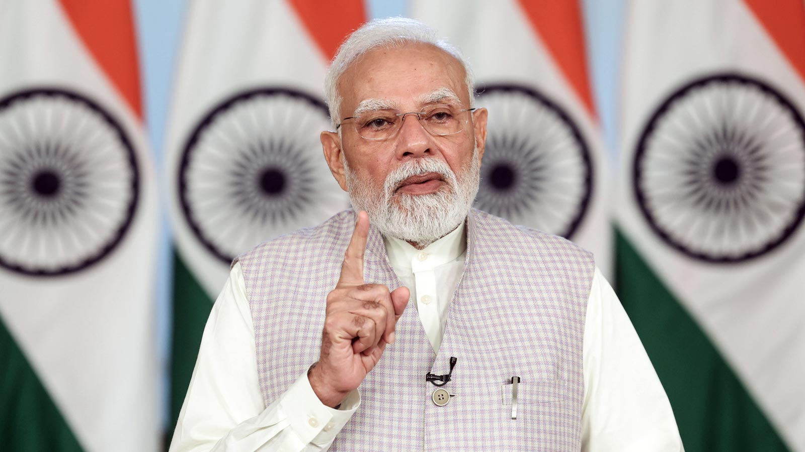 जिस व्यक्ति में परिश्रम, साहस, धैर्य, शक्ति, विद्या और पराक्रम होता है, ईश्वर उसकी मदद करते हैं: प्रधानमंत्री मोदी