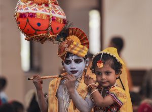 मुंबई में कई जगह दही हांडी का आयोजन, हजारों ‘गोविंदा’ हुए शामिल