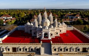 पेरिस में स्वामीनारायण मंदिर का निर्माण सृजन और संतों की संकल्प शक्ति का प्रमाण : पीएम मोदी
