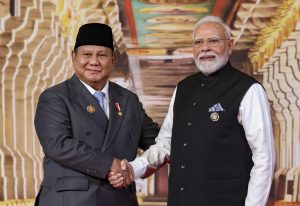 प्रधानमंत्री मोदी ने तमिलनाडु के रामनाथस्वामी मंदिर की पृष्ठभूमि में ब्रिक्स नेताओं का स्वागत किया