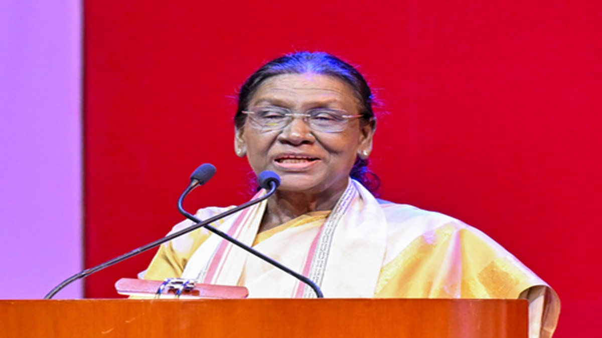 एशियन गेम्स में भारतीय खिलाड़ियों का जलवा, राष्ट्रपति मुर्मु ने कुमकुम, प्रणवी और नीरज को दी बधाई