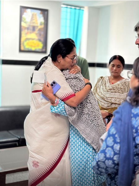 सत्य निकेतन हादसा: सीएम रेखा गुप्ता ने घायलों का हाल जाना, बोलीं- सरकार देगी हरसंभव मदद