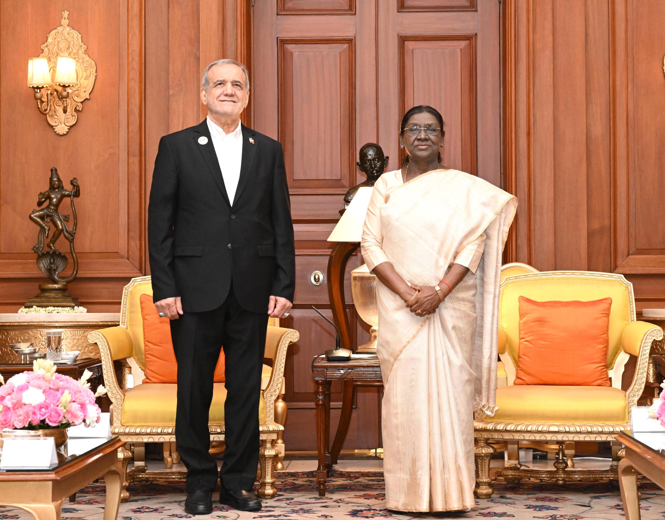 Iranian President Pezeshkian Meets President Murmu, Discusses India-Iran Ties