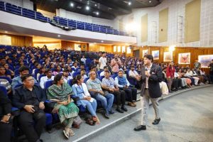 केंद्रीय मंत्री सिंधिया ने मिजोरम विश्वविद्यालय में छात्रों से बातचीत की, अष्टलक्ष्मी दर्शन कार्यक्रम में 590 से अधिक छात्र शामिल हुए
