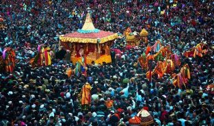 कुल्लू दशहरा: जहां नहीं होता रावण दहन, भगवान रघुनाथ की रथयात्रा है मुख्य आकर्षण