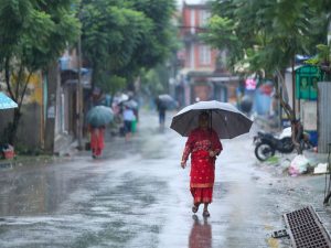 नेपाल के कुछ हिस्सों में भारी बारिश, पश्चिमी जिलों में अचानक बाढ़ आने का खतरा