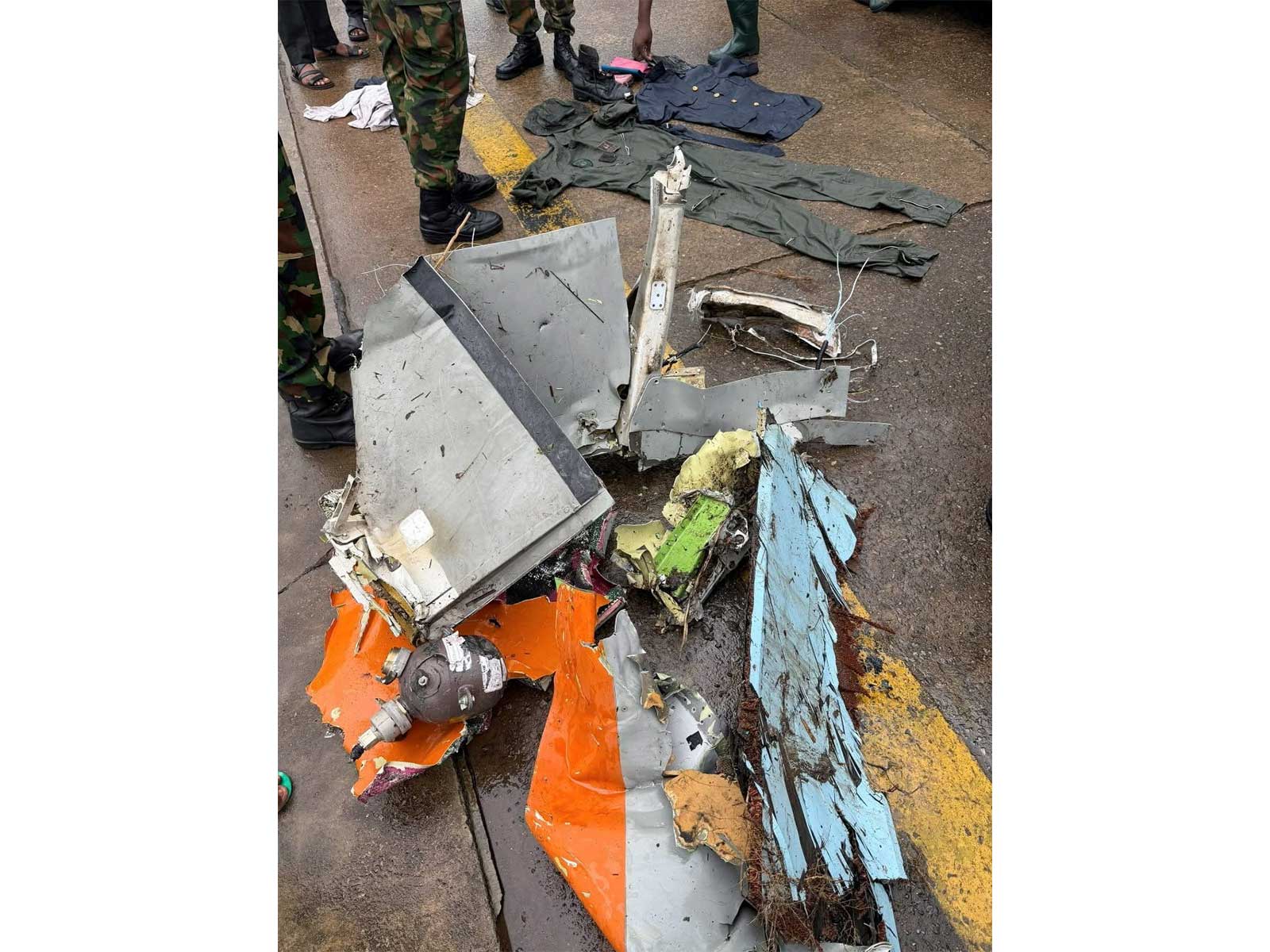 नाइजीरिया की वायुसेना का ATR-42 विमान क्रैश, 32 लोगों की मौत, राष्‍ट्रपत‍ि ने घोष‍ित क‍िया तीन द‍िन का राष्ट्रीय शोक