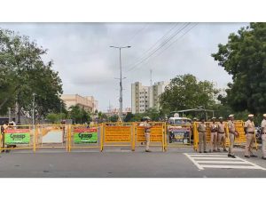 तमिलनाडु के धारापुरम और पुडुचेरी के थट्टानचावडी उपचुनाव: वोटों की गिनती जारी, नतीजों का इंतजार