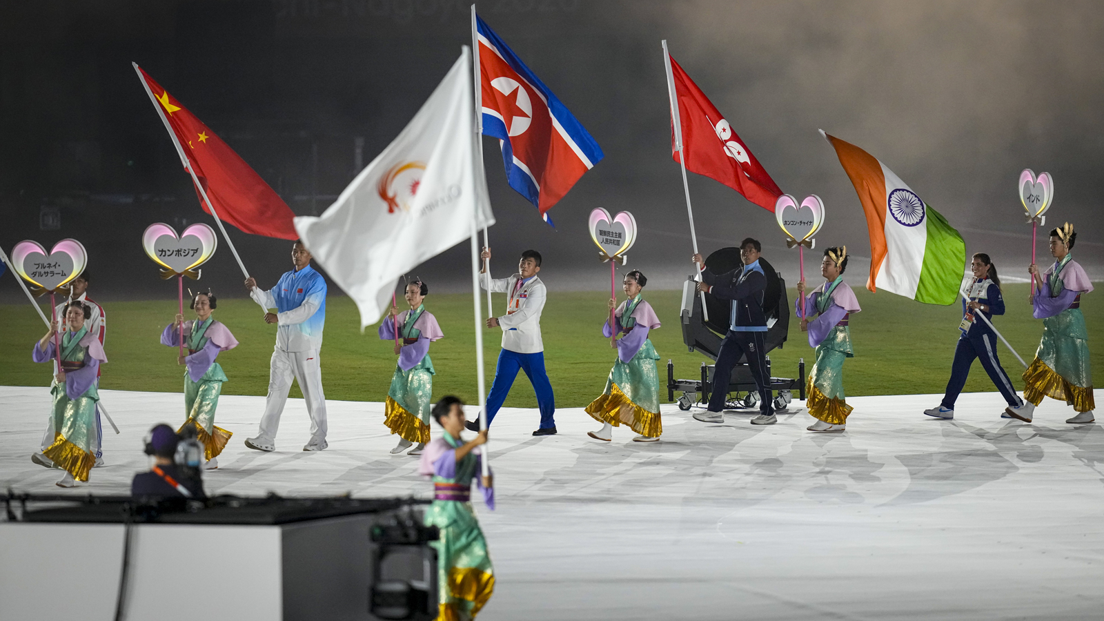 Dazzling light and musical show brings curtains down on Aichi-Nagoya Asian Games