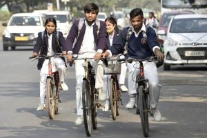 66.4% Students Travel Over 1 Km Daily for Education, 42.6% Workers Rely on Two-Wheelers: First NHTS