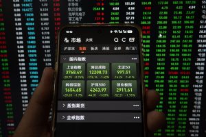 Asian stocks climb as strong earnings buoy Wall Street