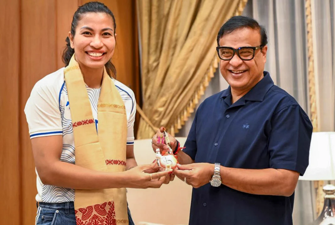 Assam CM Felicitates Lovlina Borgohain with ₹50 Lakh Award