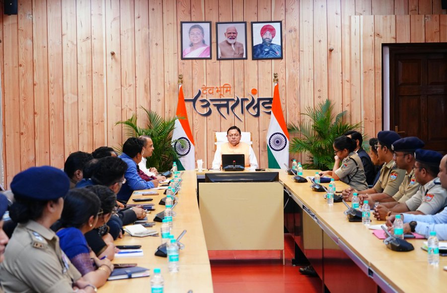 एक नवंबर तक पूरे हों सीवर-पेयजल पाइपलाइन के अधूरे कार्य, खोदी गई सड़कों की तत्काल मरम्मत: सीएम धामी
