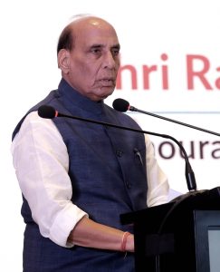 आईआईटी रक्षा संबंधी जरूरतों के अनुरूप अनुसंधान कर महत्वपूर्ण योगदान दे सकते हैं: राजनाथ सिंह