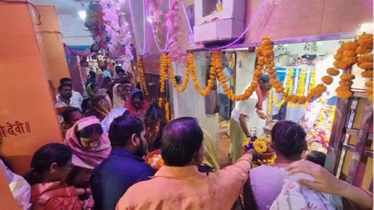 कन्नौज के मां फूलमती देवी मंदिर में श्रद्धालुओं का तांता, सीसीटीवी और ड्रोन से की जा रही निगरानी 